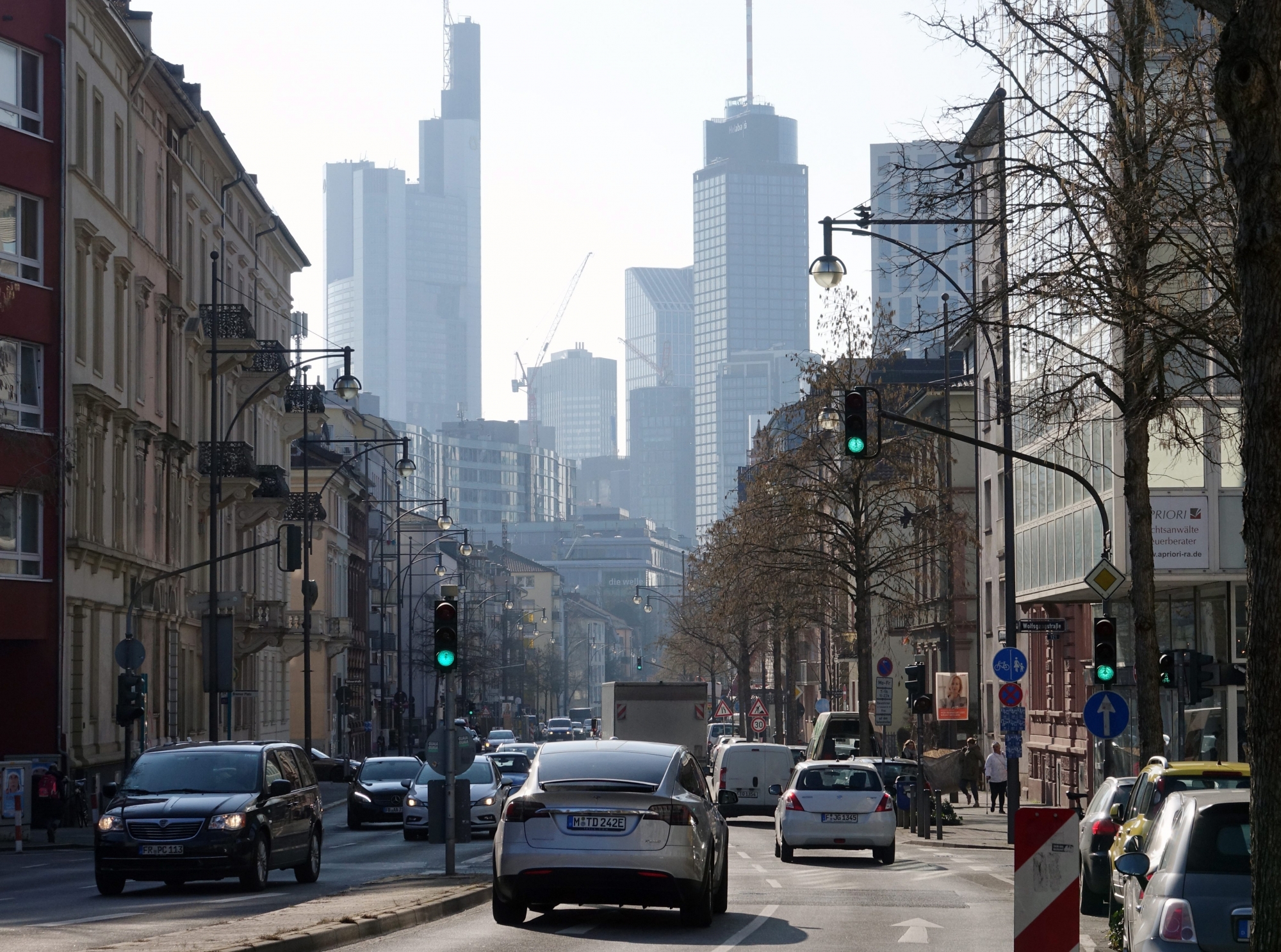 epa06999088 (FILE) - Traffic seen with the city financial district high-rise buildings on background in Frankfurt am Main, Germany, 23 February 2018 (reissued 05 September 2018). An administrative court on 05 September 2018 ruled that the city of Frankfurt Main must impose driving bans for older diesel cars in the city from February 2019 on.  EPA/MAURITZ ANTIN (FILE) GERMANY ECONOMY DIESEL