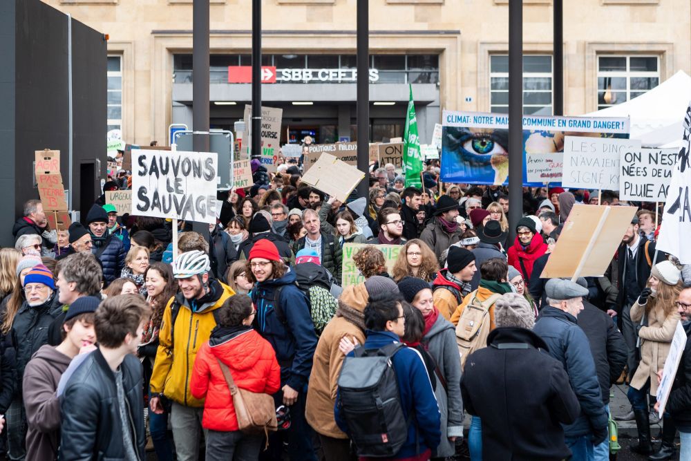 Comme dans d'autres villes de Suisse, une manifestation pour le climat a eu lieu à Neuchâtel le 2 février.