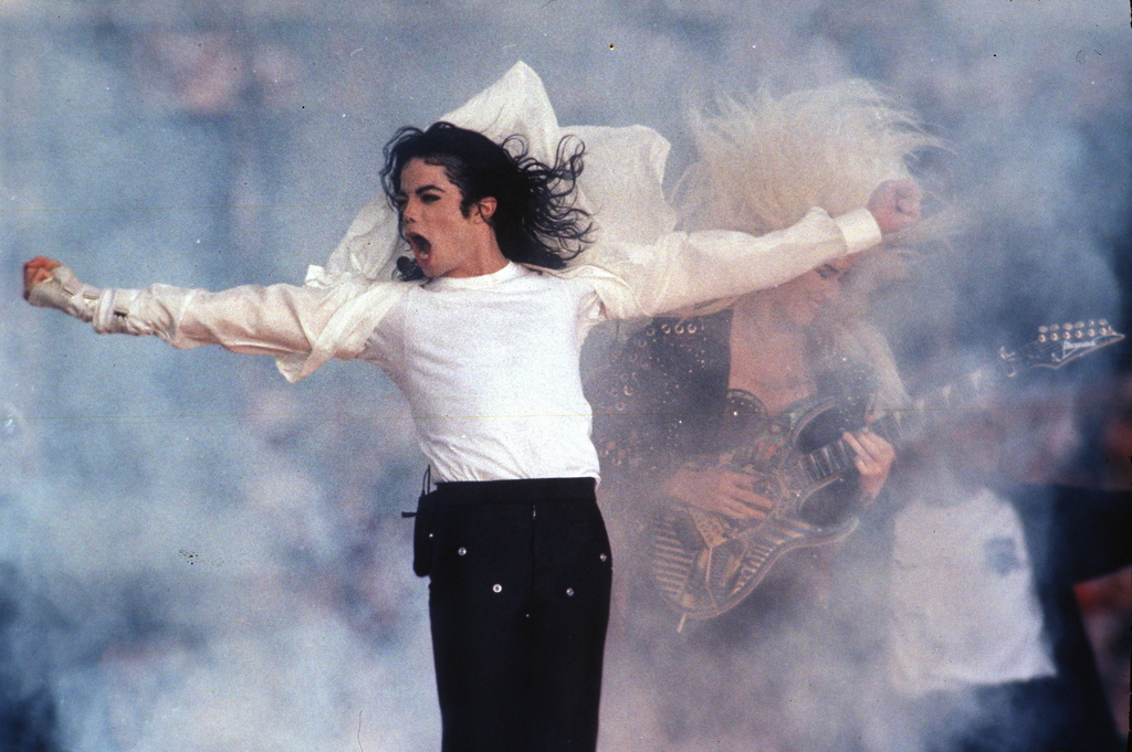 Le documentaire accusant Michael Jackson provoque beaucoup de remous dans le monde de la musique. 