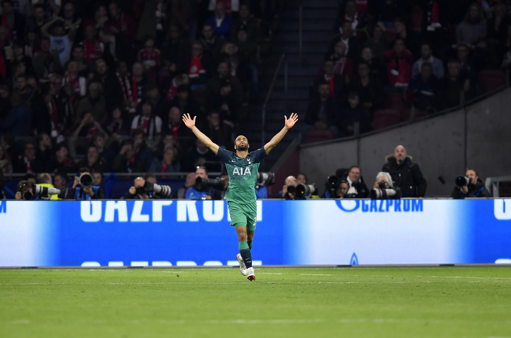 Le joueur de Tottenham Lucas Moura a inscrit un triplé contre l'Ajax Amsterdam en demi-finale retour de la Ligue des champions.