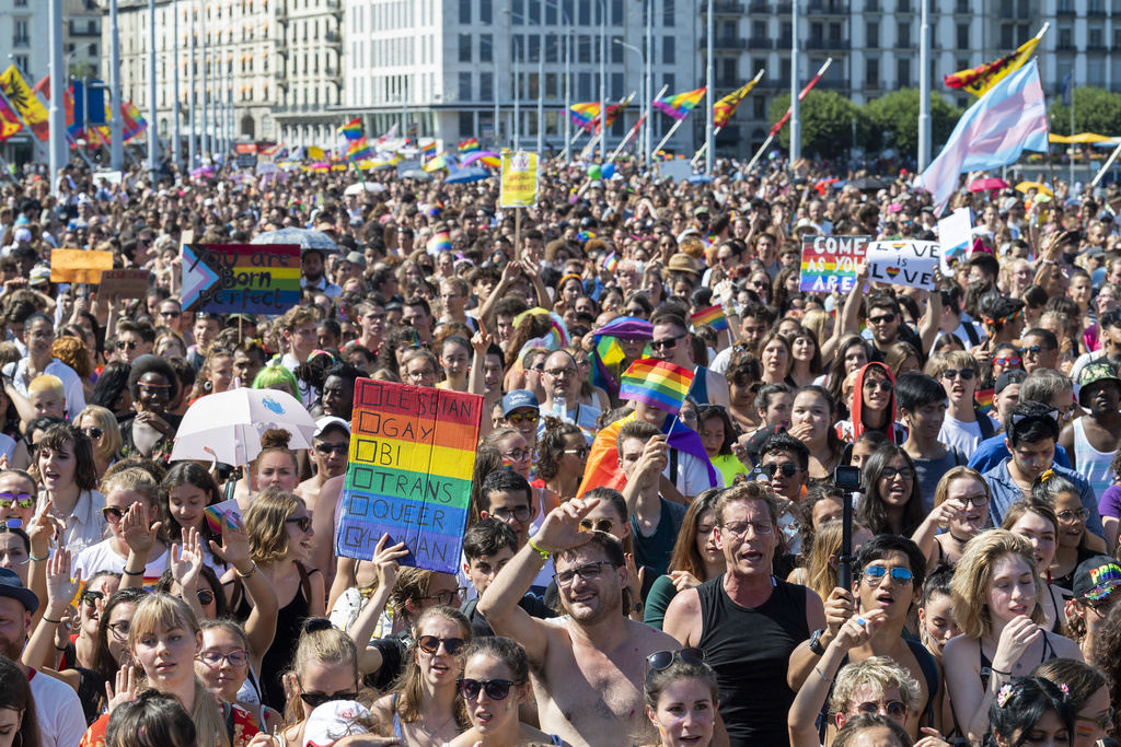 Des participants à la Pride genevoise, pour la fierté homosexuelle.