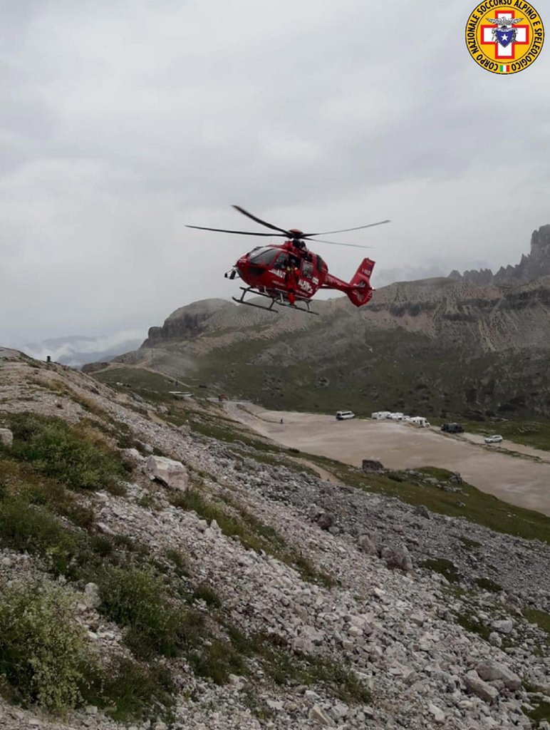 Les deux alpinistes espagnols ont refusé à deux reprises d'entrer dans l'hélicoptère du secours alpin italien.
