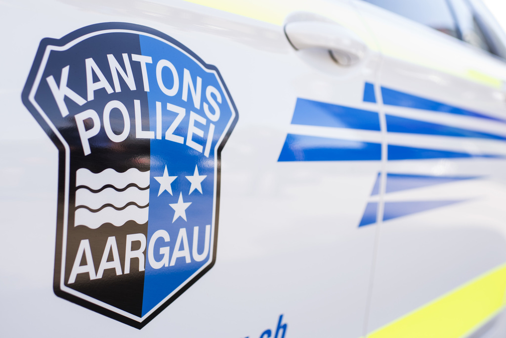 The logo of the cantonal police Aargau on a police car, in Schafisheim, Switzerland, on June 23, 2015. (KEYSTONE/Ennio Leanza)  Das Logo der Kantonspolizei Aargau auf einem Dienstfahrzeug, am 23. Juni 2015, in Schafisheim. (KEYSTONE/Ennio Leanza)