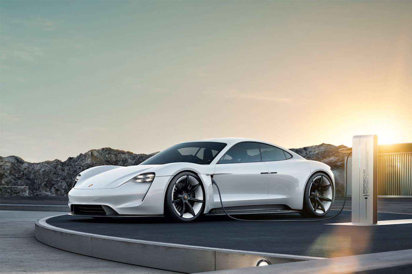 Porsche a dévoilé en septembre à Francfort sa nouvelle Taycan, première sportive 100% électrique de la marque.