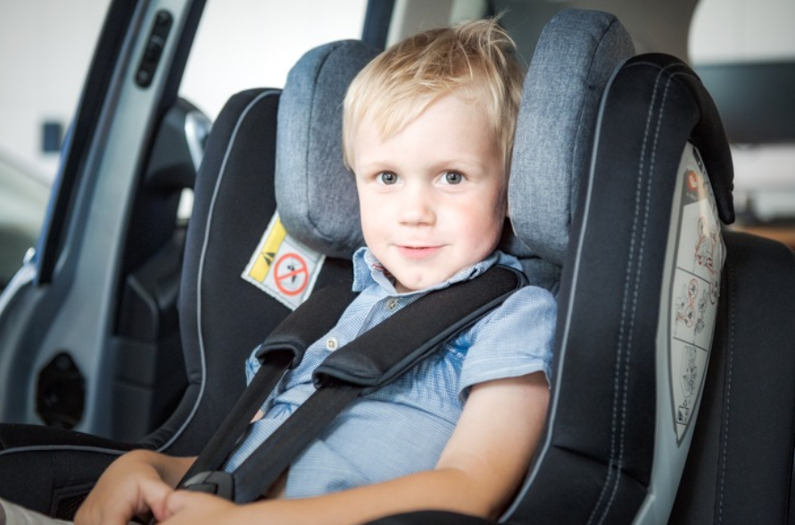 Les accessoires pour les sièges d'enfants ne répondent souvent pas aux normes légales. 