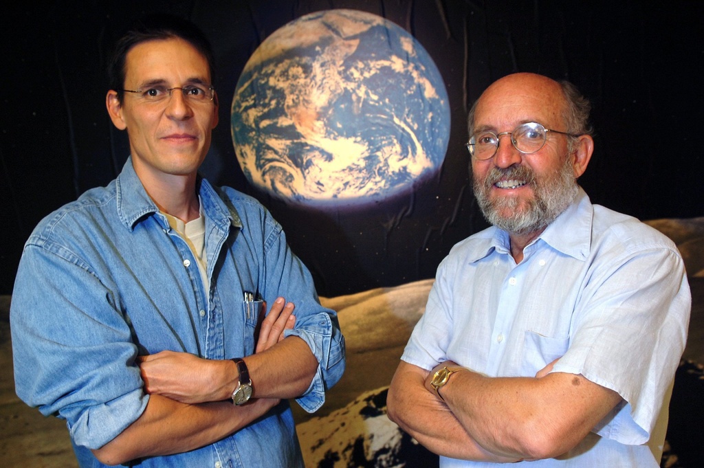 Les astronomes Michel Mayor, à droite, et Didier Queloz.