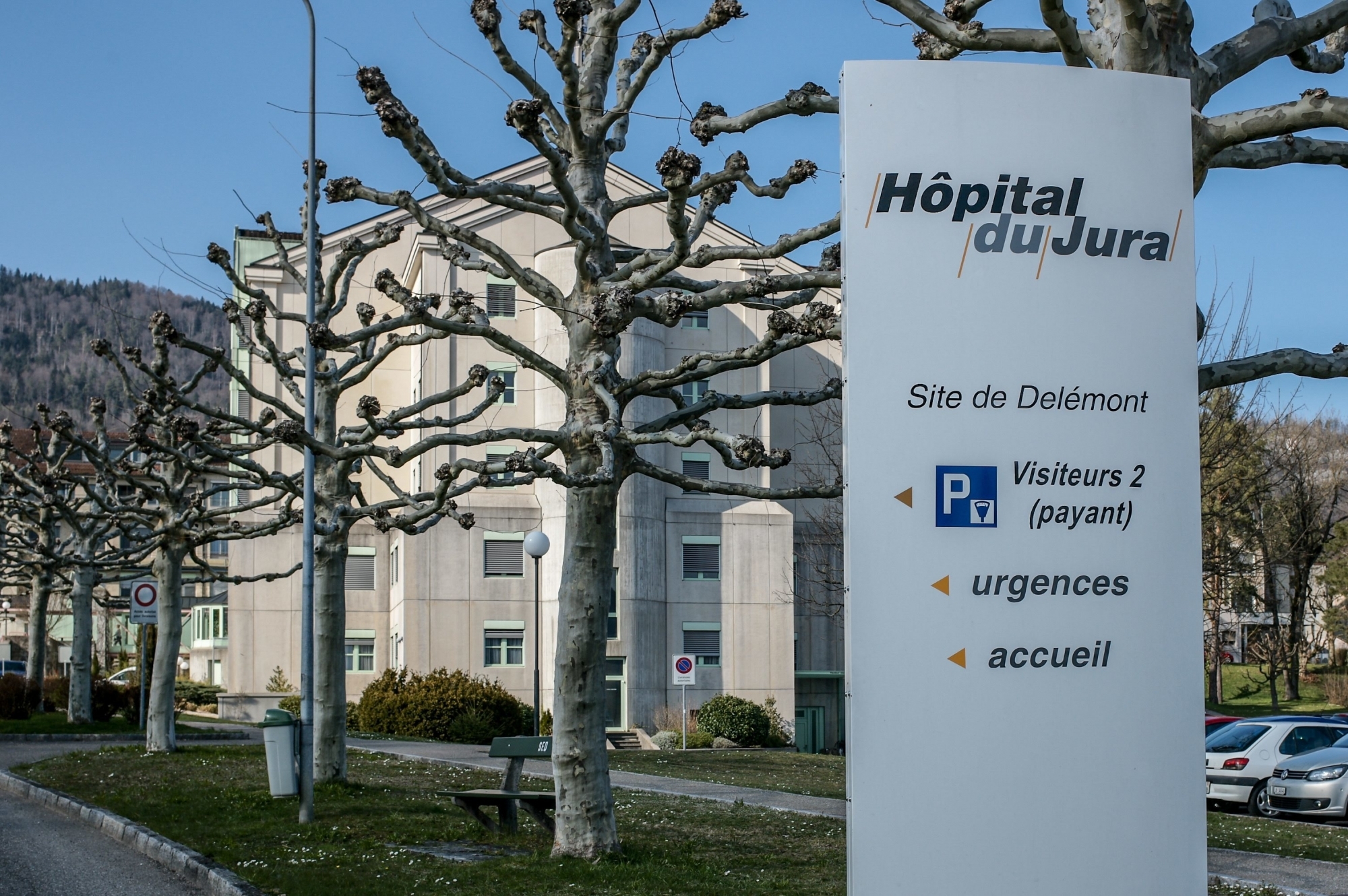 Le fait de n'avoir qu'un seul site de soins aigus (ici à Delémont) est un avantage pour gérer la crise sanitaire dans le canton du Jura.