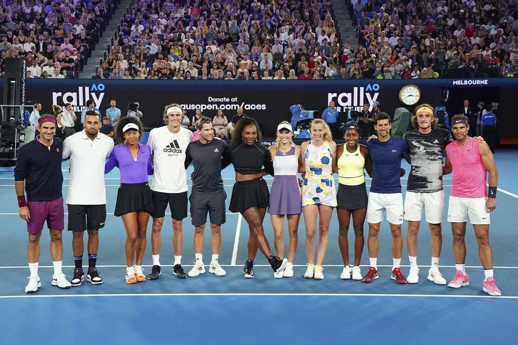 Roger Federer (premier depuis la gauche) suggère de fusionner les circuits masculin et féminin.