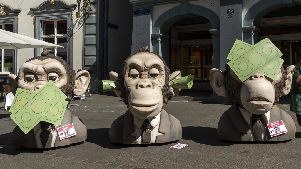Greenpeace avait déjà mené une action symbolique à Bâle le 10 septembre pour demander une place financière plus propre.